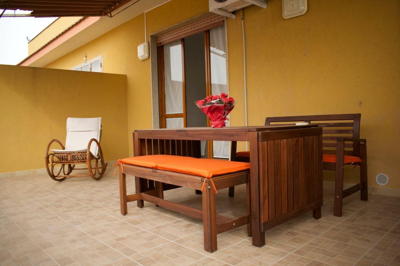 Il Piccolo Attico In Centro Apartment Pozzallo Exterior foto